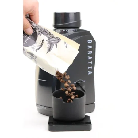 Dosing hopper: measure and transport coffee beans accurately. Dual purpose lid serves as a measuring cup and transfer bowl. you from a toaster: airroastery